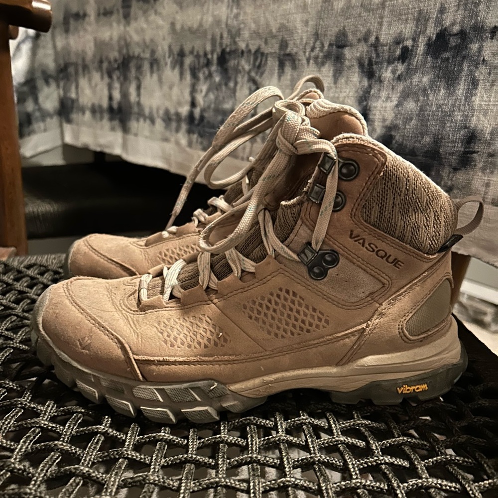 Vasque Women's Talus At Ultradry Hiking Boot 9w